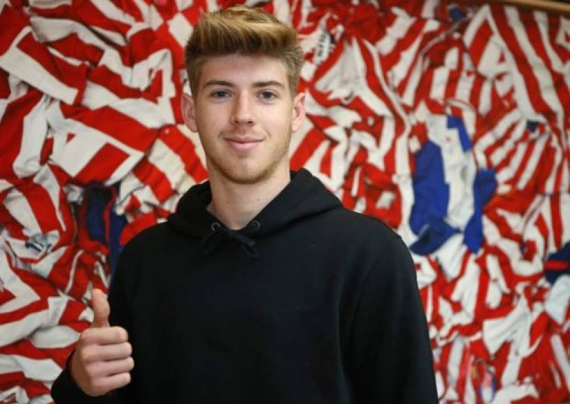 El español Christian Gómez ha llegado a un acuerdo con el Atlético de Madrid para renovar su contrato hasta 2022. El guardameta se marcha cedido a la Unión Deportiva Alzira hasta final de temporada.