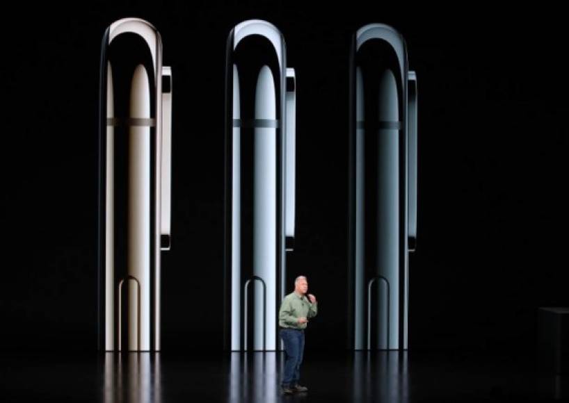 3. BATERIA<br/>Junto con el espacio de almacenamiento la duración de la batería es otra de las preocupaciones más importantes de los usuarios. <br/>Apple asegura que la batería de sus nuevos iPhones tienen un rendimiento mejorado que aumenta hasta en 30 minutos la duración máxima de los modelos presentados el año pasado. Habrá que probarlas.
