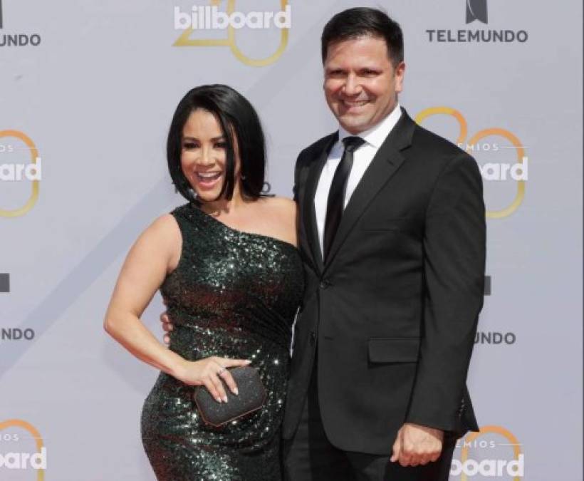 La venezolana está casada con Nick Hernández desde 2015. Ambos tienen una hija llamada Amalia Victoria, quien es la tercera de él y la segunda de la presentadora.