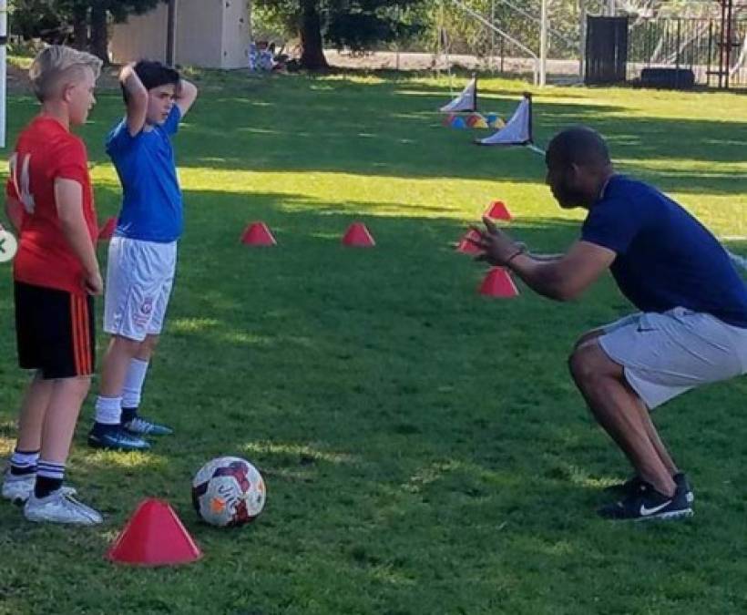 Víctor Bernárdez trabaja como entrenador de categorías inferiores y “buscador de talentos” en California, Estados Unidos.