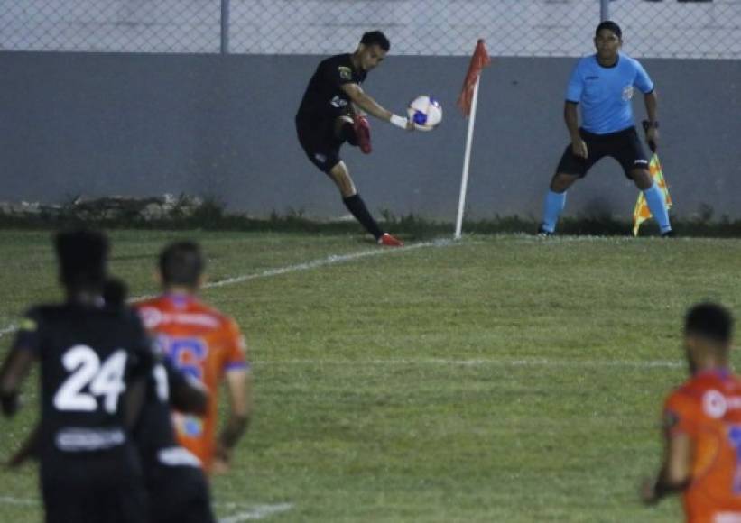 El córner de Marcelo Canales que acabó en el 2-0 del Honduras Progreso.