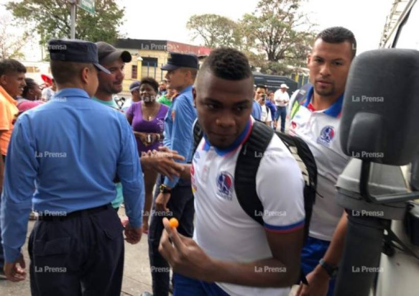 El Olimpia también llegó sin problemas al estadio Nacional de Tegucigalpa.