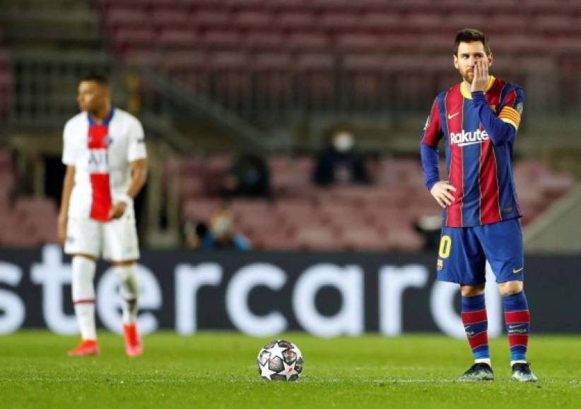 Otra vez la imagen de Messi, triste en un debacle del Barcelona.