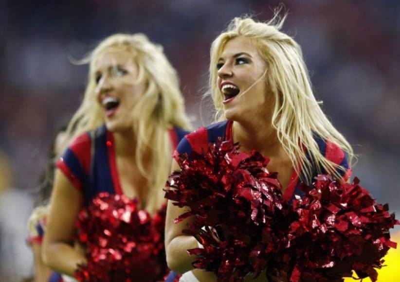 NFL. La belleza de las porristas. Las animadoras de Houston Texas realizan su presentación durante el medio tiempo contra los Arizona Cardinals en el NRG Stadium.