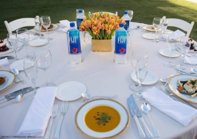 El Beverly Hilton acogerá a unos 6000 invitados a los Pemios Golde Globes, de estos 1300 se deleitarán con este exquisito menú.