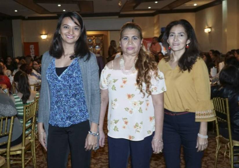 Karen Gálvez, Mercedes Paz y Brenda Álvarez.