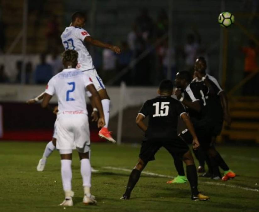 Jerry Bengtson marcó el empate del Olimpia 2-2 contra el Honduras Progreso con este remate de cabeza.