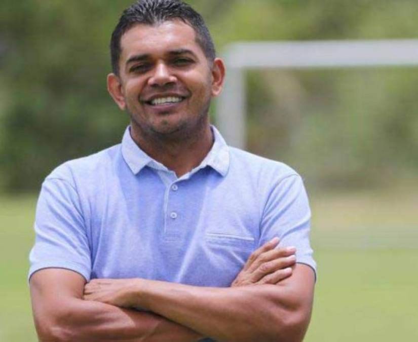 Amado Guevara: Fue el capitán del Motagua y levantó la Copa de Uncaf. Es ídolo de la afición azul y comenzó a incursionar como director técnico.