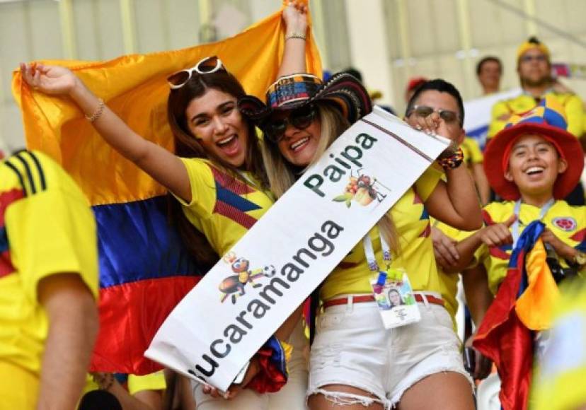 Las fanáticas colombianas acapararon la atención en el estadio de Saransk, vistiendo el amarillo de la selección con la ilusión de que el equipo dirigido por José Pékerman repitiera su brillante campaña del Mundial de Brasil 2014, sueño del que los sacaron los japoneses.