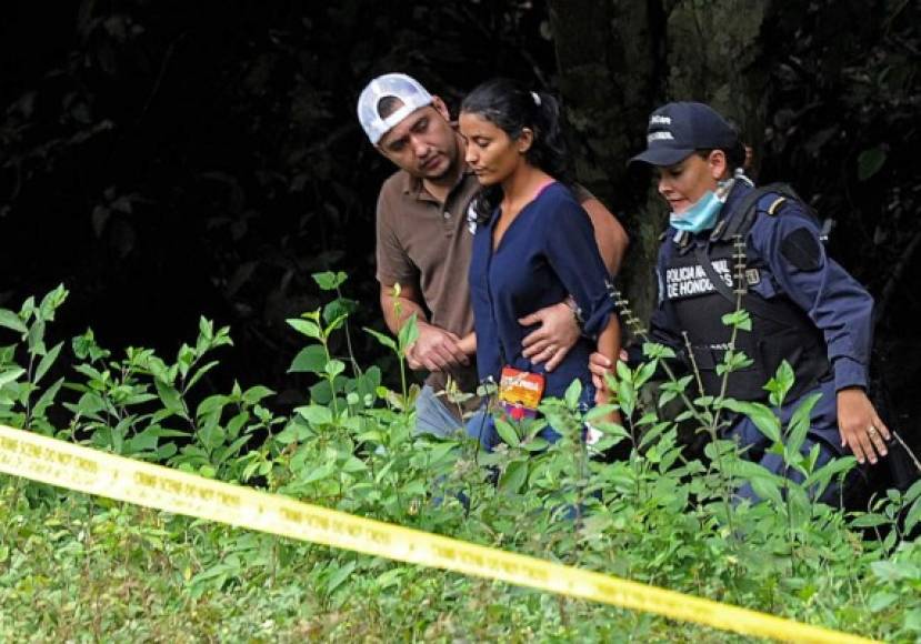 Kory Alvarado Muñoz hermana mayor de María José actual Miss Honduras Mundo 2014 y su hermana Sofía Trinidad identificó los cadáveres en el municipio de la Arada, Santa Bárbara.