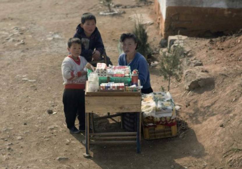 La pobreza y hermetismo en que vivien los ciudadanos de Corea del Norte demuestra lo duro que es vivir en ese país. <br/><br/>A continuación te presentamos algunas curiosidades del país asiático.