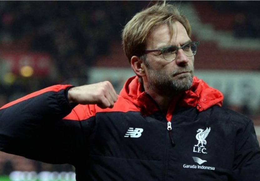 No es la primera vez que el técnico alemán Jürgen Klopp suena para tomar las riendas del FC Barcelona desde que estaba en el Borussia Dortmund. En esta temporada en el Liverpool comenzó bastante bien pero desde que comenzó el 2017 se encuentra en una mala racha y el equipo se encuentra en la 5ta posición a 11 puntos del líder.