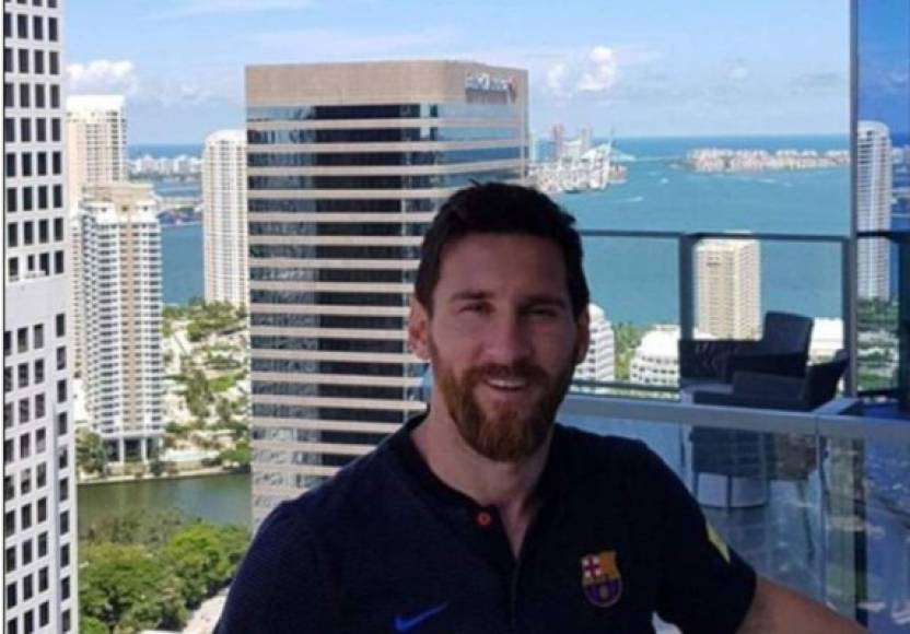 Messi ha develado muchas imágenes de sus pretemporadas con el Barcelona en Miami y ha evidenciado su gusto por el lugar, lo cual lo llevó a elegirlo para gastar 5 millones de dólares en uno de los pisos de la Torre Porsche Design de Sunny Isles Beach.