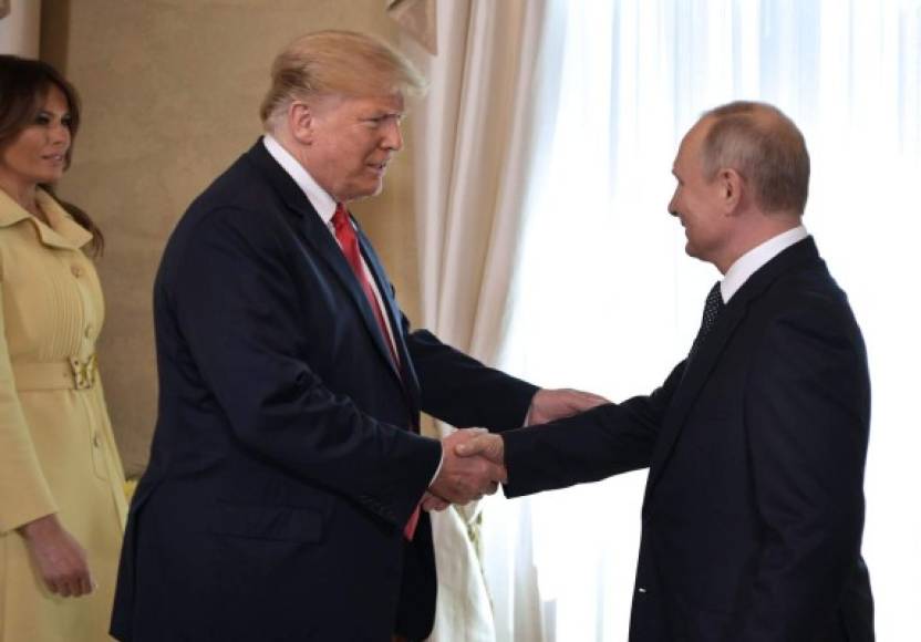 'Realmente creo que el mundo quiere que nos llevemos bien', le dijo Trump a Putin al comienzo del encuentro.<br/>