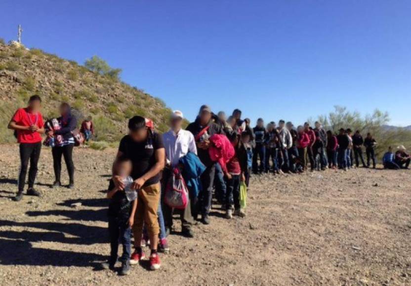 'Estamos viviendo una verdadera crisis humanitaria en la frontera. A medida que los números de inmigrantes se han incrementado, estamos llegando a nuestra máxima capacidad', dijo el alcalde de Tucson, Jonathan Rothschild.
