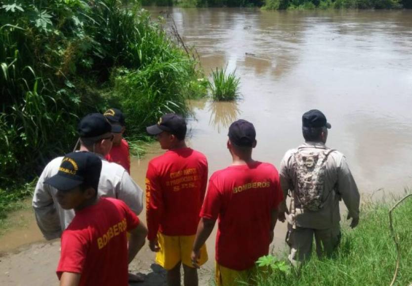 El Cuerpo de Bomberos encontró el cadáver de Contreras flotando en una de las orillas del río Chamelecón el martes, tras un día de búsqueda.