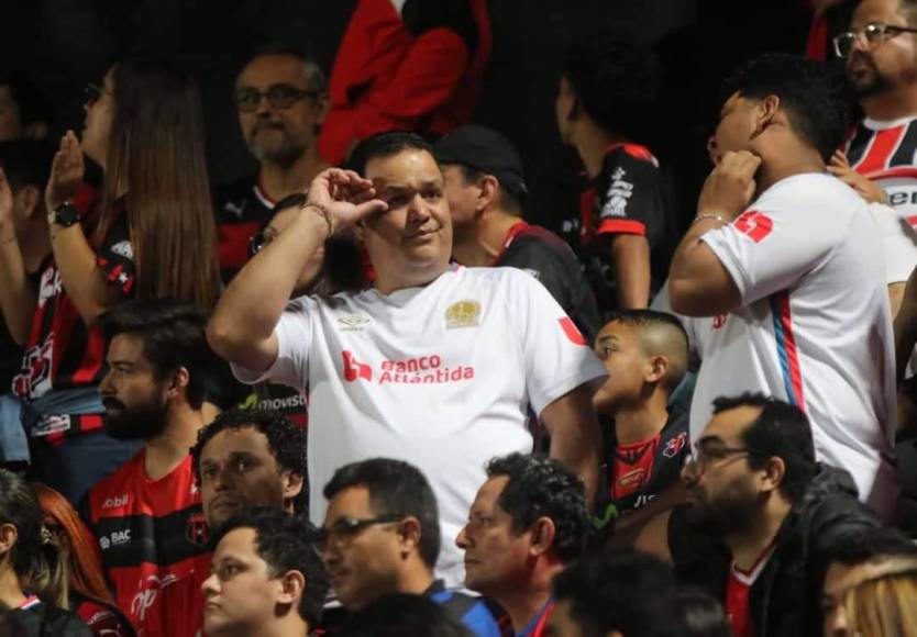 ¡Olimpia no estuvo solo en Costa Rica! El ambientazo que se vivió en la final de vuelta de Liga Concacaf en el estadio de Alajuelense