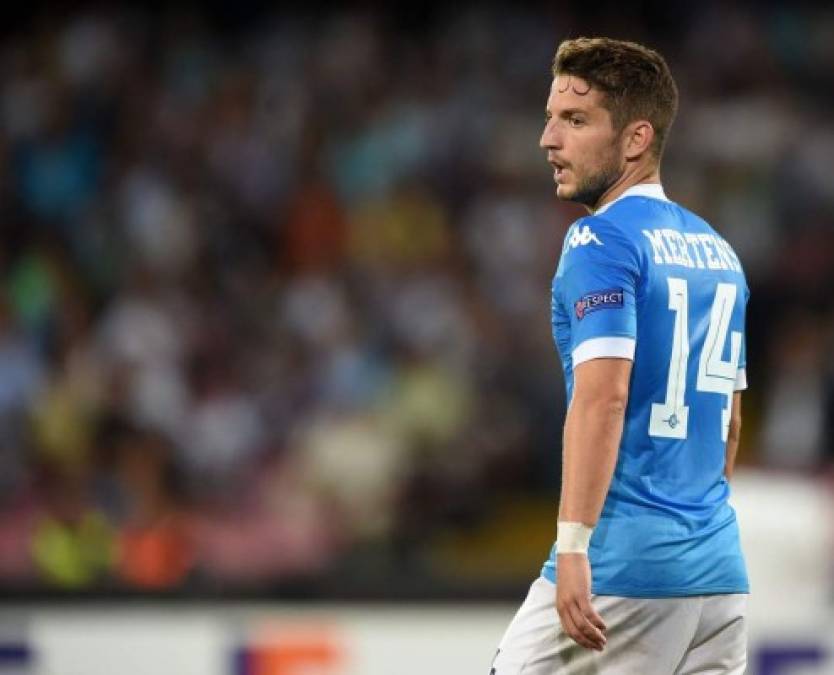 Mertens: El portal belga HLN cuenta que el delantero del Napoli, Dries Mertens, quiere jugar en la Premier League. Pese a ser uno de los principales objetivos del Inter de Milán, el belga vería más atractiva una aventura en Inglaterra que seguir en Italia. Termina contrato en 2018 y el Napoli está intentando renovarlo.