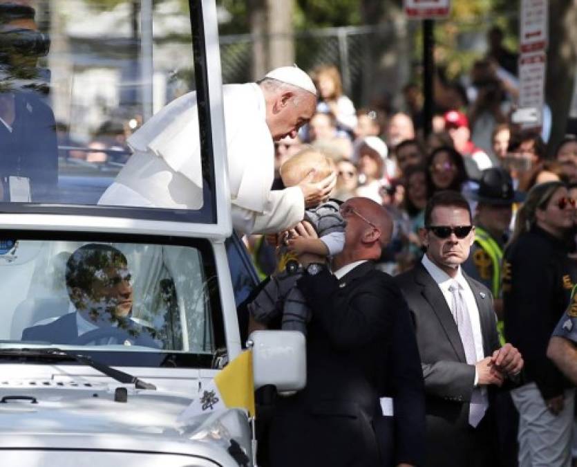 La seguridad de Francisco ha sido redoblada por las fuerzas estadounidenses tras las amenazas de posibles atentados contra el Papa por yihadistas.