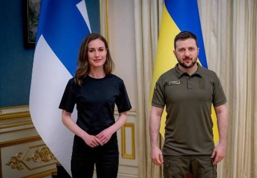 La primera ministra visitó Ucrania, donde se reunió con el presidente Volodimir Zelenski, a quien ratificó el apoyo de Finlandia en la guerra contra Rusia.
