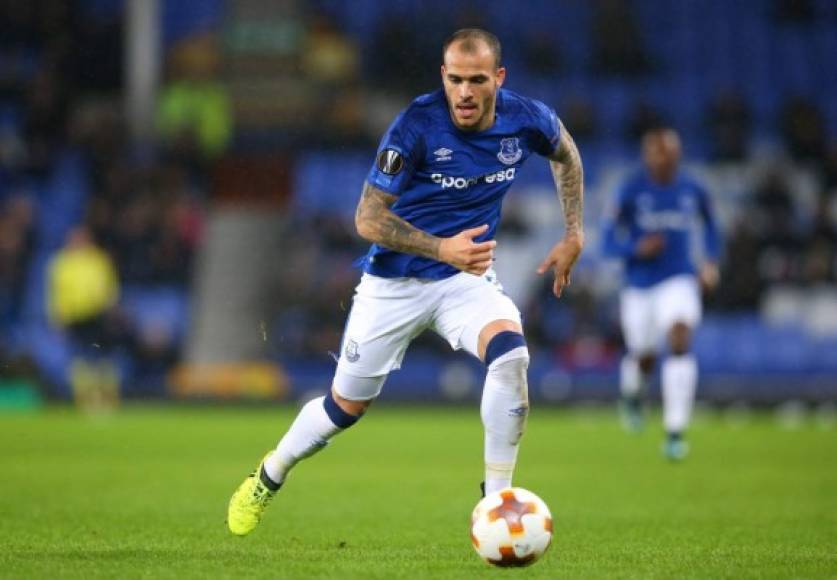 El Sevilla ha vuelto a poner su mirada en Sandro Ramirez, el jugador del Everton, por quien ya ha mostrado interés en diversos momentos anteriormente