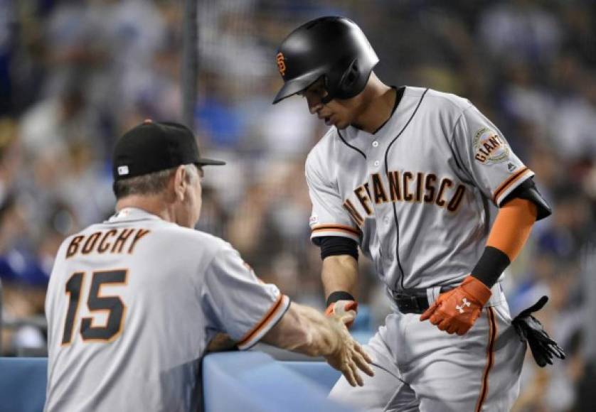 Mauricio Dubón es uno de los jóvenes jugadores en los que confía el entrenador de los Gigantes, Bruce Bochy, y a los que le ha dado la oportunidad de que pueda ver acción antes que termine la temporada y se prepare para la próxima como opción importante a que trabaje desde el principio en el campo de primavera y pueda hacer la novena titular.