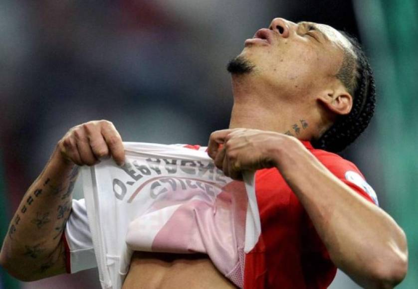Juan Pablo Pino - El año pasado el futbolista colombiano fue arrestado en Arabia por tener tatuado a Jesús.