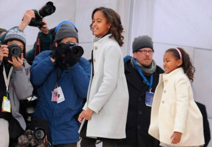 Desde muy temprana edad 'las niñas Obama' se comportaron siempre muy educadas frente a las cámaras y fueron elogiadas por los expertos en moda.<br/><br/>