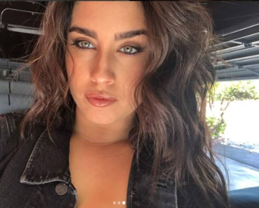 Lauren Jauregui ha recorrido un largo camino desde que en 2012 se diera a conocer como parte del grupo Fifth Harmony: Ahora su futuro profesional se perfila como solista y hace tiempo que se desprendió de la imagen que se esperaría en la componente de una girl-band con una base de fans principalmente adolescente.