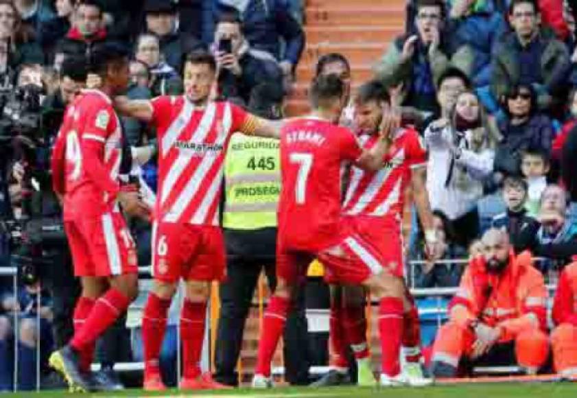 Jugadores del Girona festejaron con Antony Lozano la remontada.