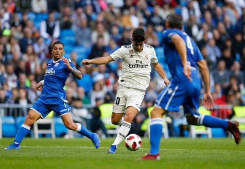 Marco Asensio al momento del primer gol con el que abrió el marcador para el Real Madrid frente al Melilla.