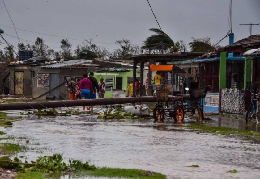 El huracán ha dejado al menos 25 muertos en el Caribe.