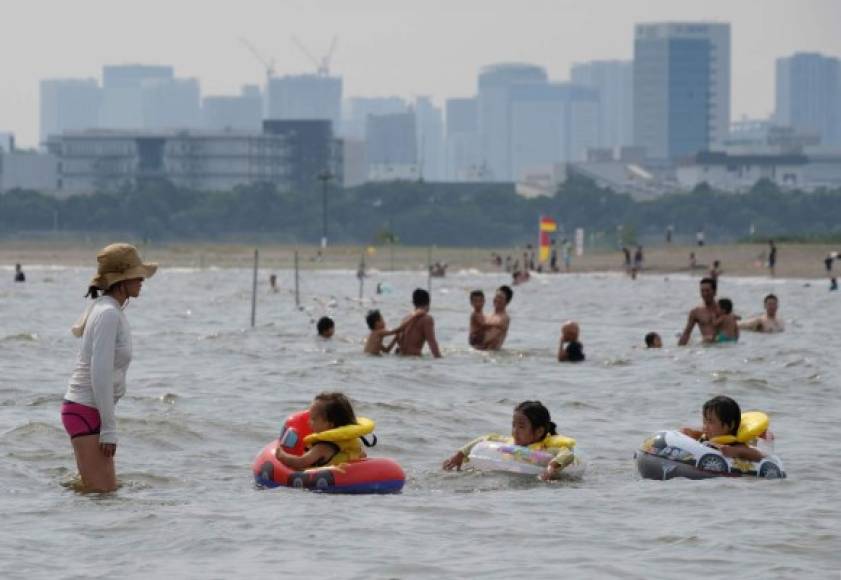 Dos playas japonesas devastadas por el tsunami de 2011 fueron reabiertas por las autoridades tras 8 años cerradas al público.