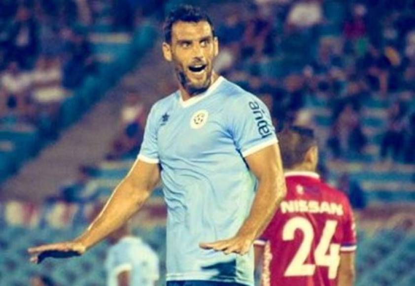 Martín Bonjour: El Olimpia anunció la llegada del defensor argentino para el Clausura 2019. El zaguero cuenta con 33 años de edad y llega para reemplazar a Esteban Espíndola.