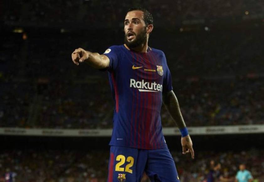 Aleix Vidal: El lateral derecho se estaría marchando del Barcelona luego de que ha tenido pocos minutos de acción. Medios señalan que inclusive le hizo saber a Messi que ya dejara el equipo en la próxima campaña.