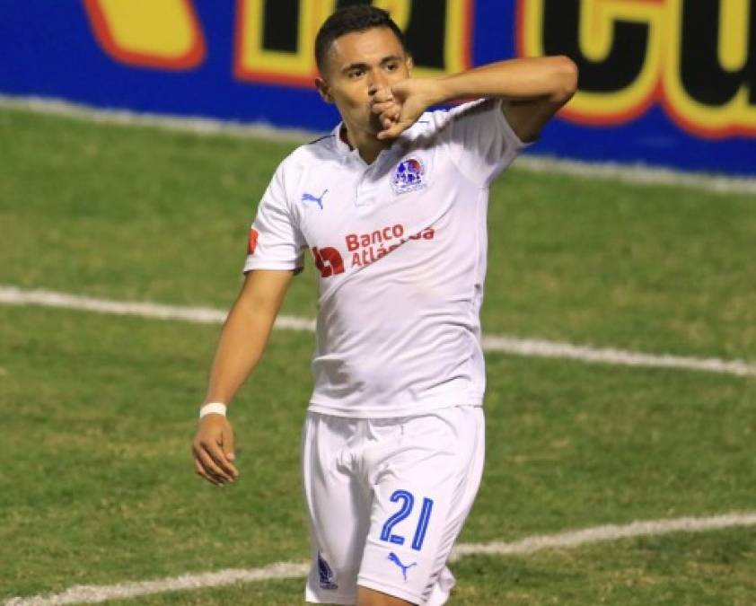 Roger Rojas: El delantero dejará al Olimpia y se unirá a la Liga Deportiva Alajuelense de Costa Rica en el 2018.