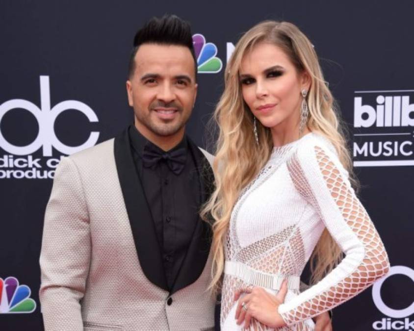 El intérprete de 'Despacito', Luis Fonsi, llegó a la cita con su esposa Agueda Lopez.