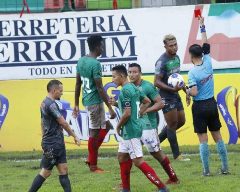 Platense se quedó con nueve jugadores desde el primer tiempo tras las expulsiones de Joshua Vargas y Bryan Martínez.