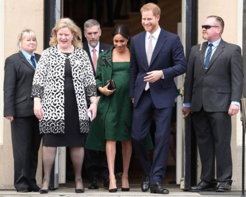 Después de su visita a la Casa de Canadá, Meghan y Harry continuaromn celebrando el Día de la Commonwealth con la Reina Isabel II y otros miembros de la familia real asistiendo a un servicio especial en la Abadía de Westminster.