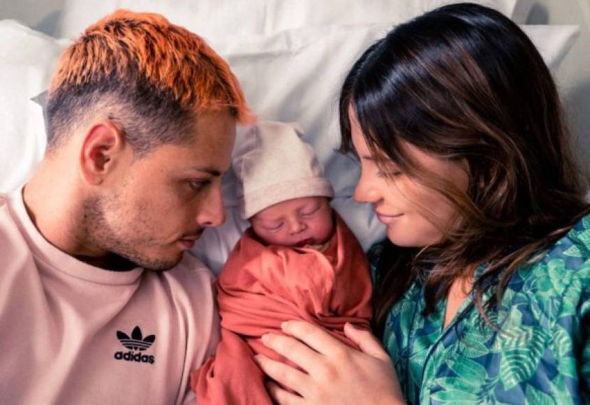 Chicharito Hernández tiene una bella linda familia.