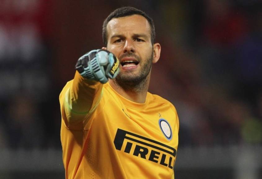 Handanovic: El Inter ya está pensando en el que será el relevo del arquero por lo que solo seguirá está temporada. El guardameta que llama la atención de los de Milán es Mattia Perin, arquero del Genoa de 24 años de edad .