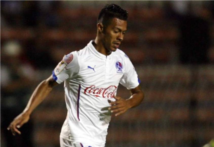 Se había mencionado que Bayron Méndez sería una de las posibles bajas del Olimpia, pero este jugador ha convencido a Carlos Restrepo y esto opinó el técnico colombiano: 'Él es un buen jugador de fútbol, yo creo que aquí necesitamos es la aptitud de todos, ese es lo único que yo pido acá. Yo respeto a los jugadores y creo en el que se entrena, se prepara bien, es buen amigo, pues la puertas están abiertas, pero si no no', finalizó.