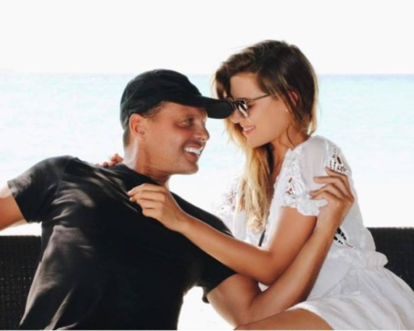 Por primera vez, Michelle Salas compartió una foto junto a su padre Luis Miguel y fue para felicitarlo por su cumpleaños.