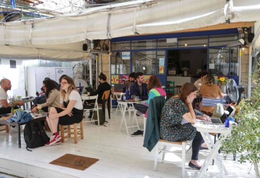 Los estadios y auditorios podrán recibir grandes cantidades de gente, con límites de entre 500 y 1.500 personas dependiendo de su capacidad y de si son abiertos o cerrados.