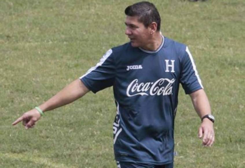 El exdefensa Arnold Cruz, uno de los asistentes de Fabián Coito la Selección de Honduras, se animó a dar un 11 ideal histórico con los que él jugaría.