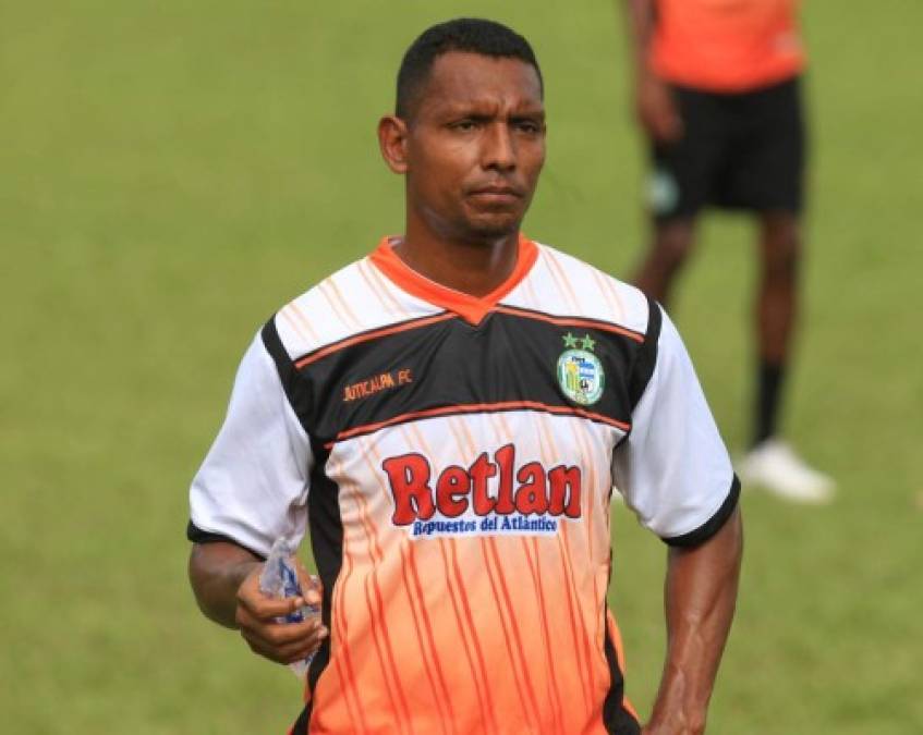 Marlon Peña: Defensor de amplio recorrido en la Liga Nacional, se resiste al retiro y hoy milita en el FC Brasilia de Río Lindo.