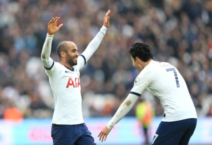 Lucas Moura marcó el segundo gol del Tottenham y lo festejó con Son Heung-Min.