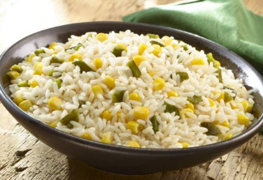 El tradicional arroz con maíz, que se prepara mucho en las cocinas ceibeñas.