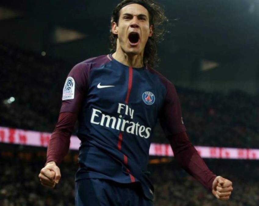 Edinson Cavani: Según el Daily Express, el delantero uruguayo podría salir del PSG y reforzar a nada más y nada menos que al Chelsea de la Premier League de Inglaterra.