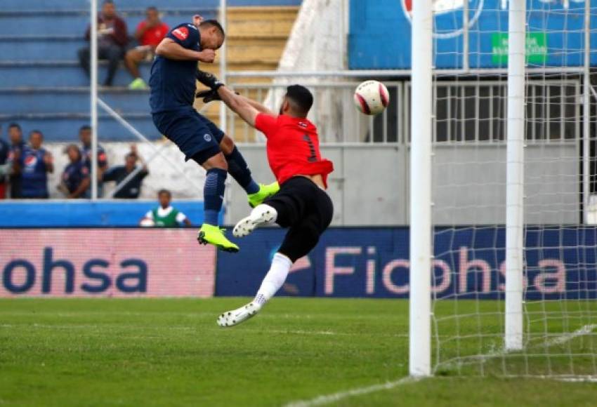 El momento del cabezazo de Erick Andino para abrir el marcador para el Motagua contra el Honduras Progreso.
